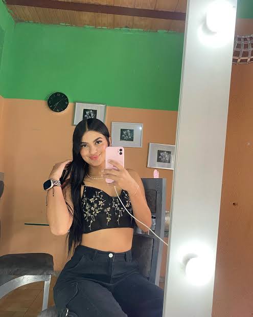 <em><strong>Lizeth Estrella</strong></em>